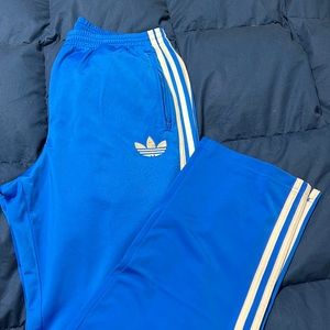 Men’s Adidas Blue loose fit training pants size L